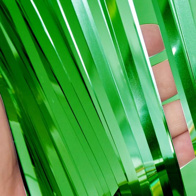 GOER 3.2 ft x 9.8 ft Metallic Tinsel Foil Fringe Curtains Party Photo Backdrop Party Streamers for St. Patrick's Day,Graduation,New Year Eve Decorations Christmas Wedding Decor (Green,5 Packs)
