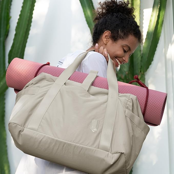 BAGSMART Gym Bag for Women, Carry on Weekender Overnight Bag, Travel Duffel Bags with Trolley Sleeve, Personal Item Travel Bag Tote Bag Workout Dance Bag, Beige-M