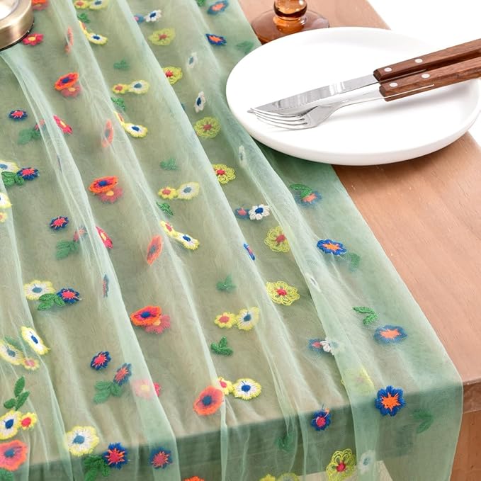 Joanlody 3pcs Sage Green Embroidery Daisy Spring Summer Table Runner Florals Seasonal Easter Tulle Table Runner Holiday Kitchen Dining Table Decoration Wedding Party