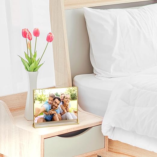 NIUBEE 6Pack 6 x 4 Horizontal Clear Acrylic Sign Holder with Gold Borders, Double Sided Table Menu Stands Picture Frames for Wedding Table Numbers, Restaurant Signs, Photos and Art Display